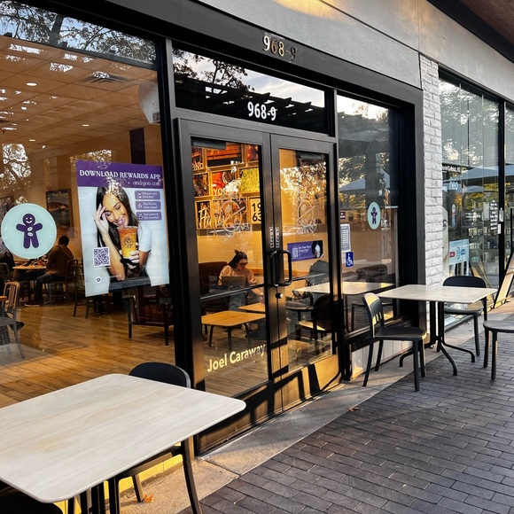 𝐃𝐄𝐂𝐄𝐌𝐁𝐄𝐑 𝟏𝟒!! POSHMARK TURNS 13!! Posh + Connect 12/14/2024 12pm - Picture 3 of 15